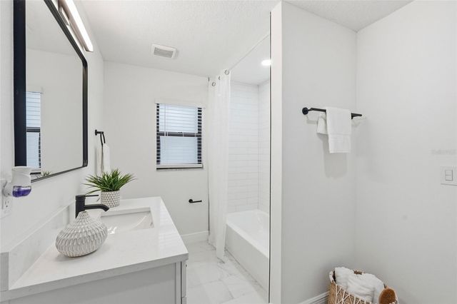 185 FOXCROFT DRIVE W, Palm Harbor, FL 34683