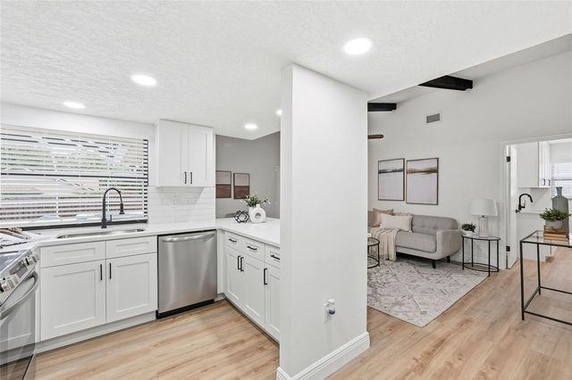 185 FOXCROFT DRIVE W, Palm Harbor, FL 34683