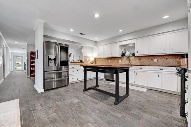 11133 Pinehurst DR C, Austin, TX 78747