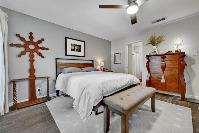 11133 Pinehurst DR C, Austin, TX 78747