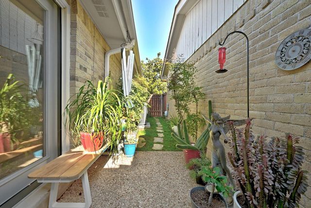 11133 Pinehurst DR C, Austin, TX 78747