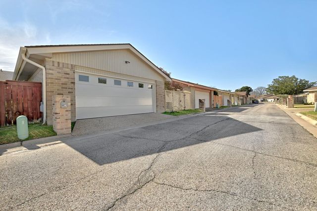 11133 Pinehurst DR C, Austin, TX 78747