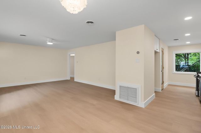 273 Holcomb Boulevard, Ocean Springs, MS 39564