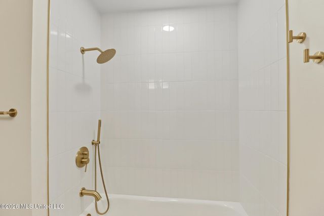 273 Holcomb Boulevard, Ocean Springs, MS 39564