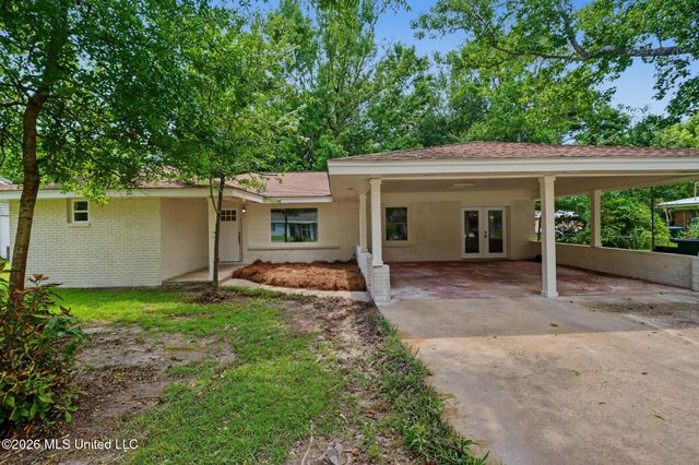 273 Holcomb Boulevard, Ocean Springs, MS 39564