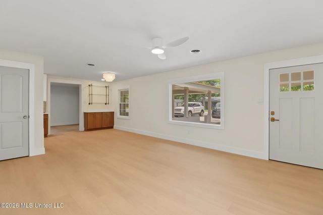 273 Holcomb Boulevard, Ocean Springs, MS 39564