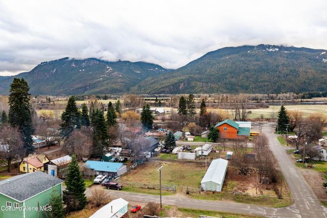 102 E 2nd Ave, Clark Fork, ID 83811