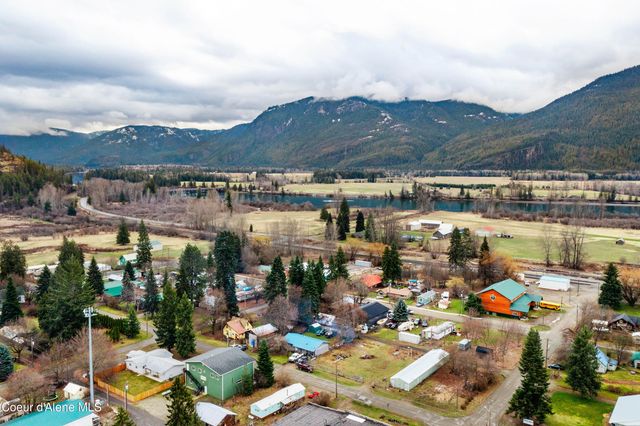 102 E 2nd Ave, Clark Fork, ID 83811