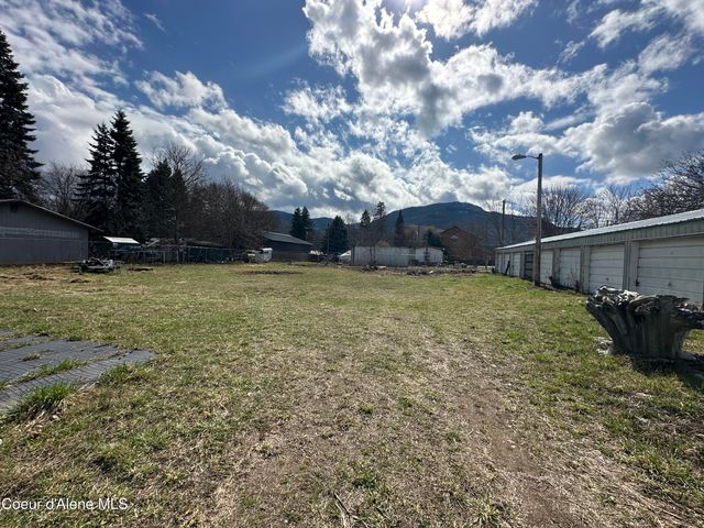 102 E 2nd Ave, Clark Fork, ID 83811