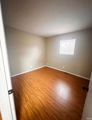 706 Village Lane, Newburgh, IN 47630