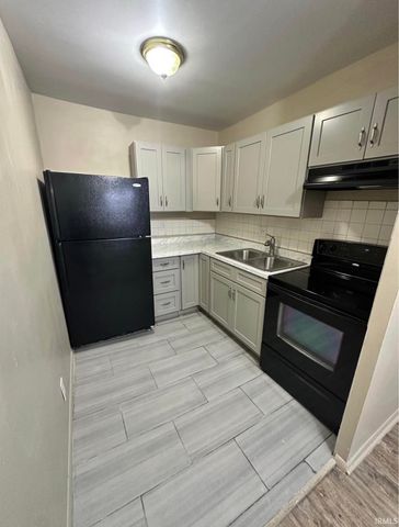 706 Village Lane, Newburgh, IN 47630