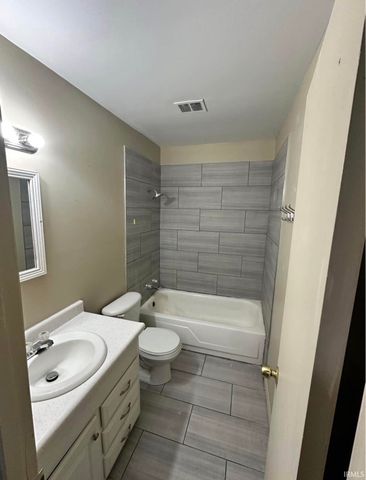 706 Village Lane, Newburgh, IN 47630
