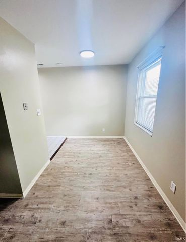 706 Village Lane, Newburgh, IN 47630