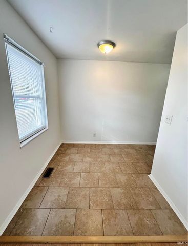 706 Village Lane, Newburgh, IN 47630