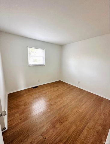 706 Village Lane, Newburgh, IN 47630