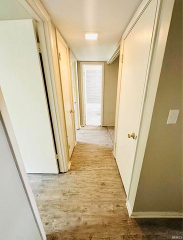706 Village Lane, Newburgh, IN 47630