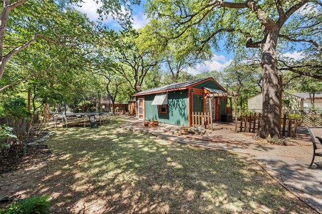 2334 Lotus Avenue, Fort Worth, TX 76111
