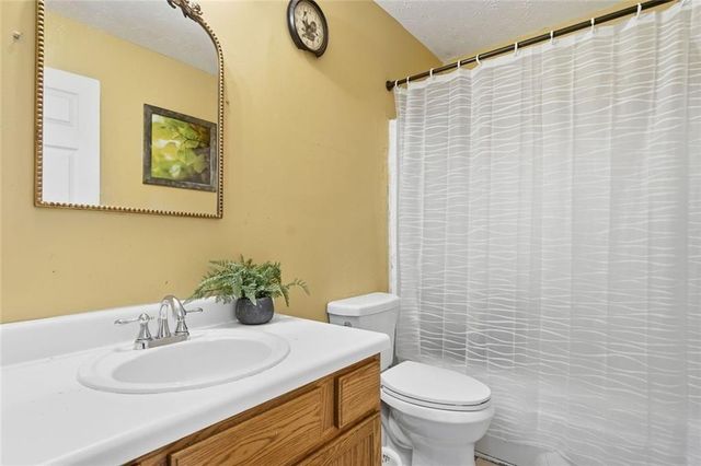 1394 Stephens Pond View, Loganville, GA 30052