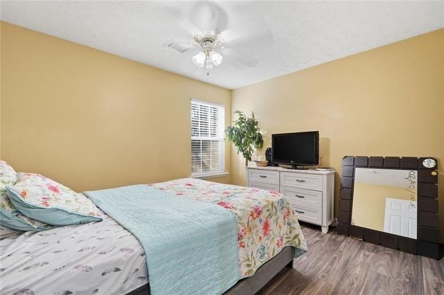 1394 Stephens Pond View, Loganville, GA 30052