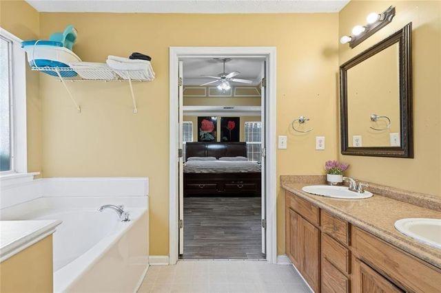 1394 Stephens Pond View, Loganville, GA 30052