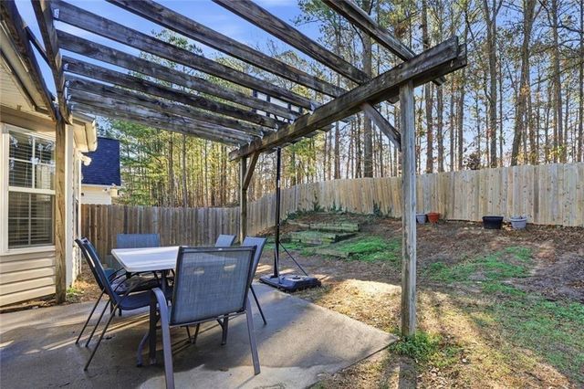 1394 Stephens Pond View, Loganville, GA 30052