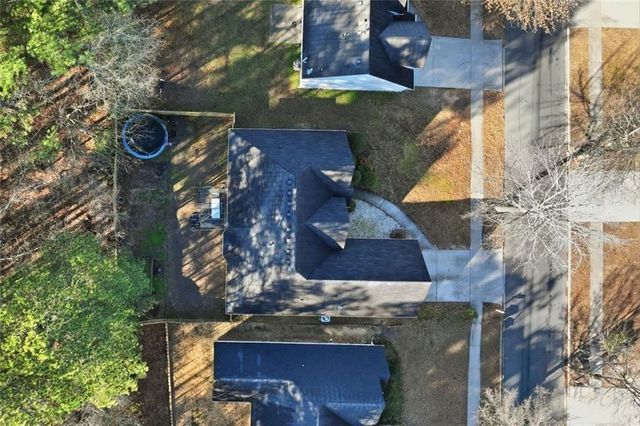 1394 Stephens Pond View, Loganville, GA 30052