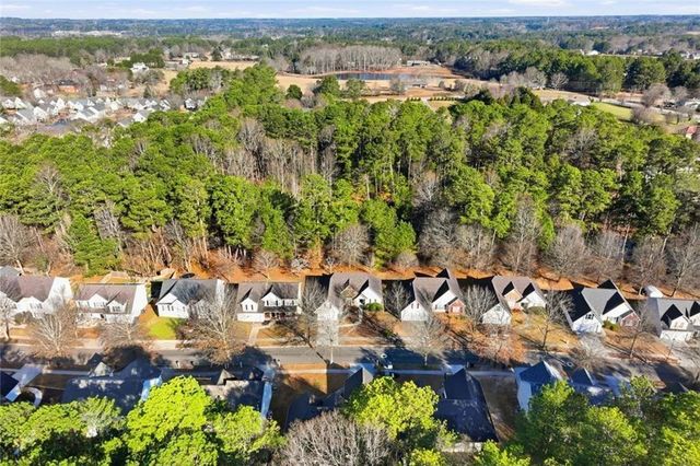 1394 Stephens Pond View, Loganville, GA 30052