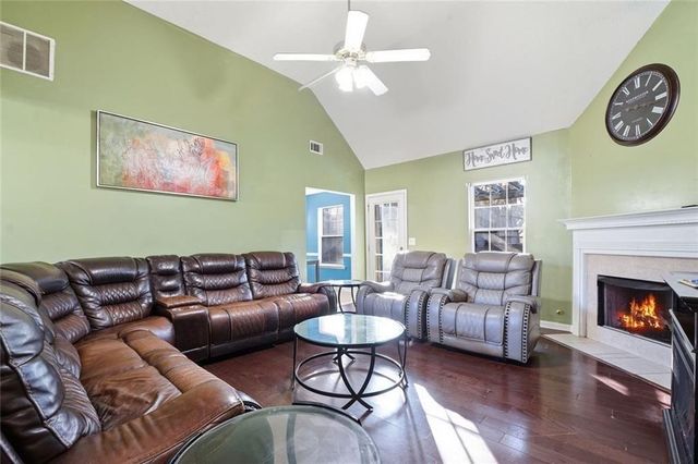 1394 Stephens Pond View, Loganville, GA 30052