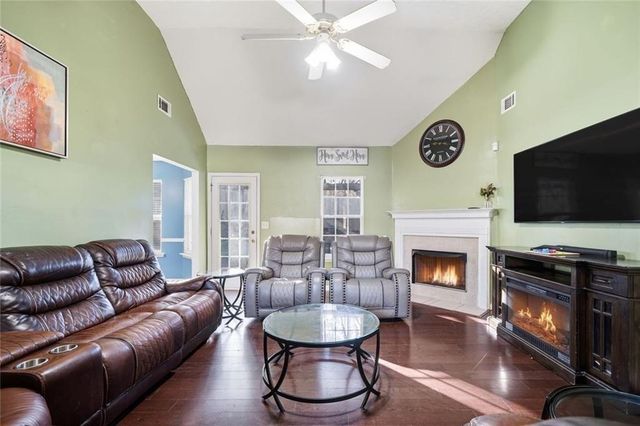 1394 Stephens Pond View, Loganville, GA 30052