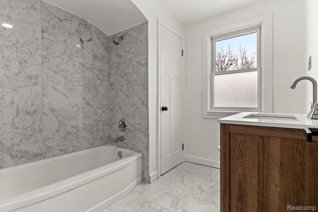 23752 Hollander Street, Dearborn, MI 48128