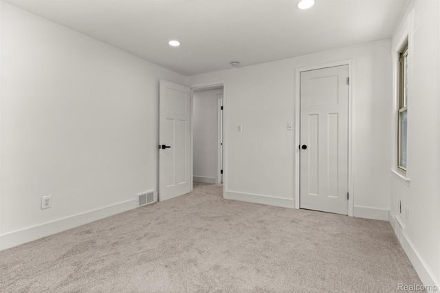 23752 Hollander Street, Dearborn, MI 48128