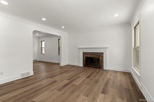 23752 Hollander Street, Dearborn, MI 48128