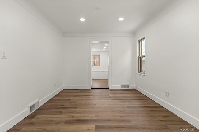 23752 Hollander Street, Dearborn, MI 48128