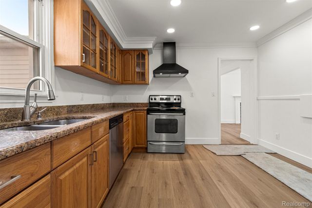 23752 Hollander Street, Dearborn, MI 48128