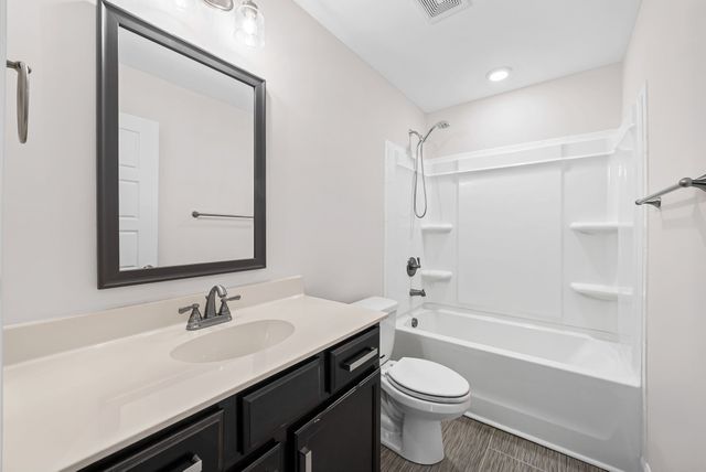 214 King Rd, Clarksville, TN 37042