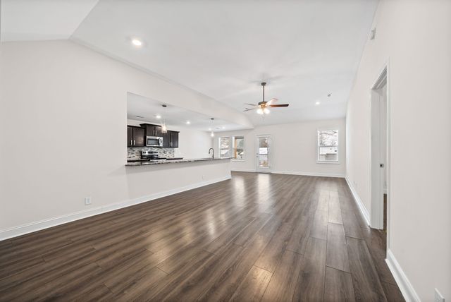 214 King Rd, Clarksville, TN 37042