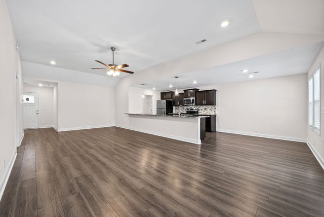 214 King Rd, Clarksville, TN 37042