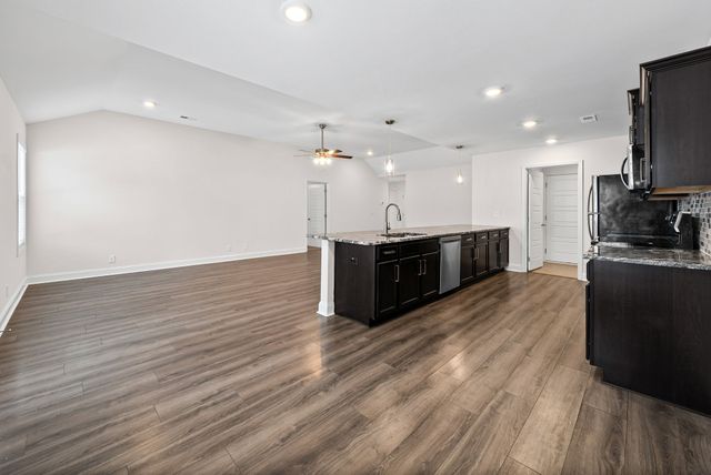 214 King Rd, Clarksville, TN 37042