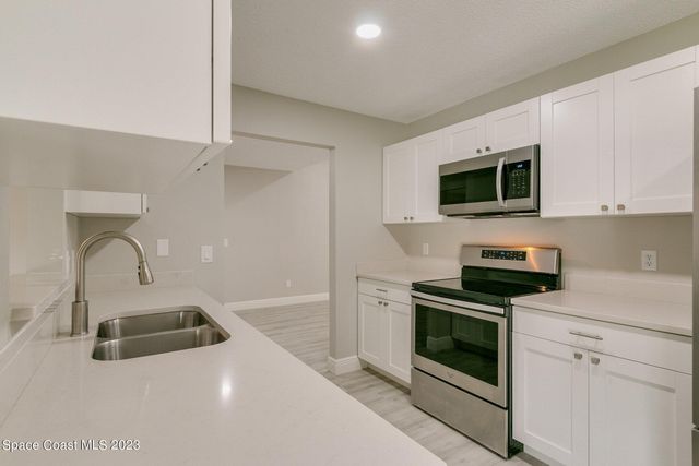 1847 Parrsboro Street NW, Palm Bay, FL 32907