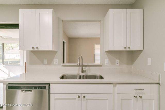 1847 Parrsboro Street NW, Palm Bay, FL 32907