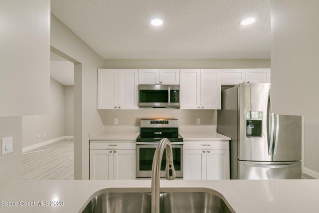 1847 Parrsboro Street NW, Palm Bay, FL 32907