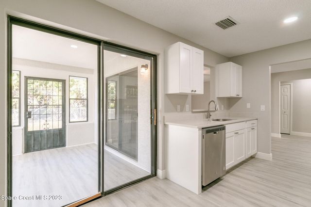 1847 Parrsboro Street NW, Palm Bay, FL 32907