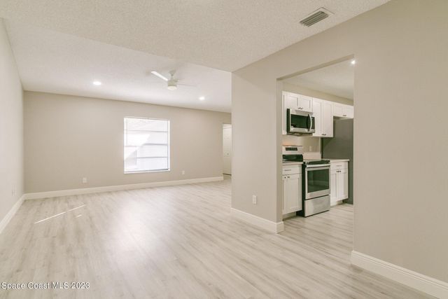 1847 Parrsboro Street NW, Palm Bay, FL 32907