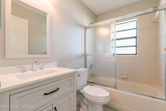 1847 Parrsboro Street NW, Palm Bay, FL 32907