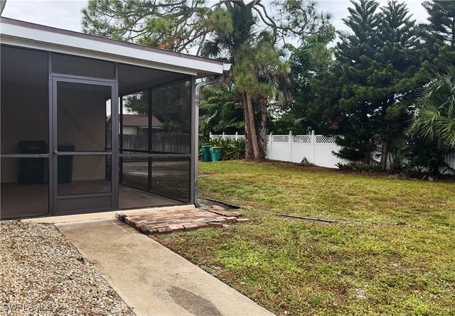 757 95th AVE N, Naples, FL 34108