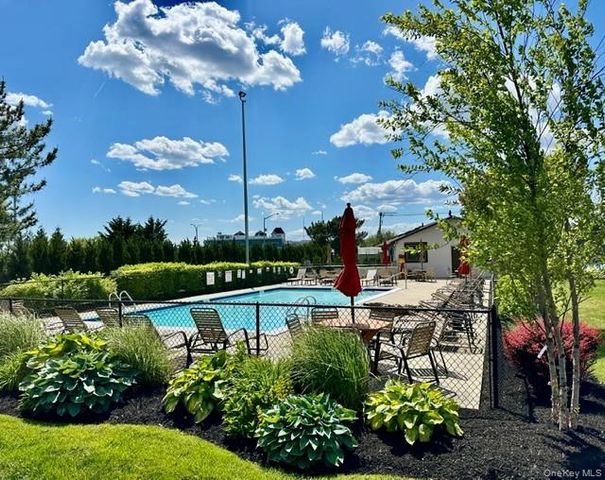 1 Anchorage Way 601, Freeport, NY 11520