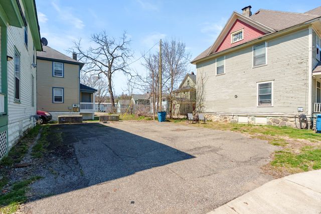 416 Bellevue Place, Kalamazoo, MI 49007