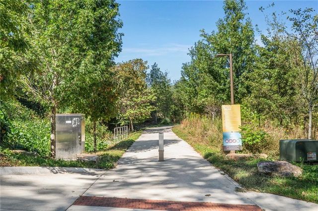 366 Lynnhaven SW Drive, Atlanta, GA 30310