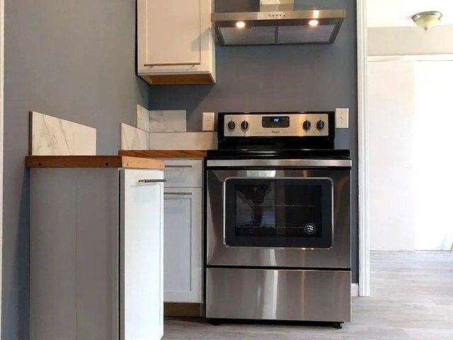 366 Lynnhaven SW Drive, Atlanta, GA 30310