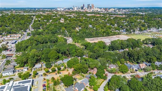 366 Lynnhaven SW Drive, Atlanta, GA 30310